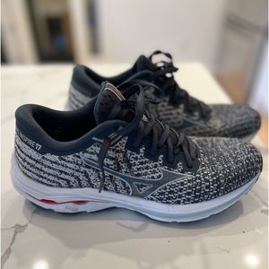 Mizuno Wave Inspire 17 women’s 8.5